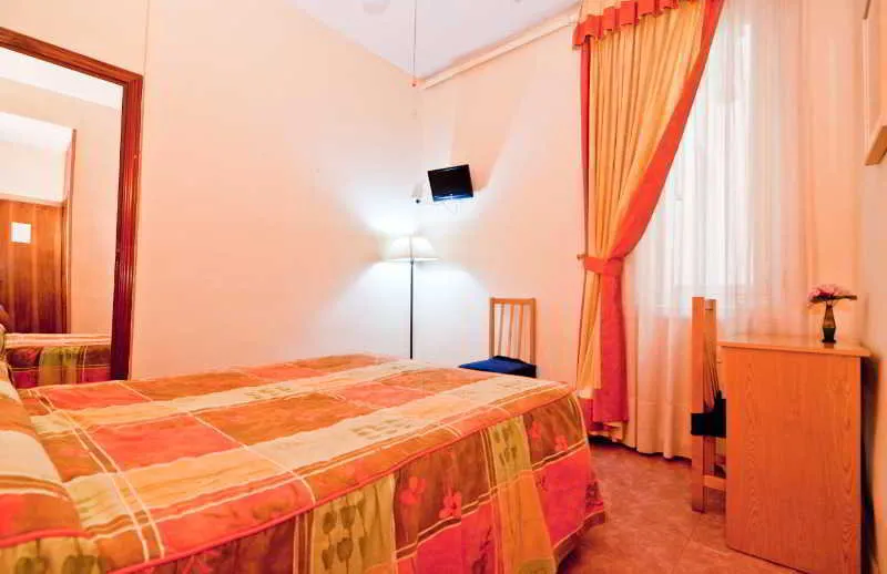 Room, Oporto, Madrid