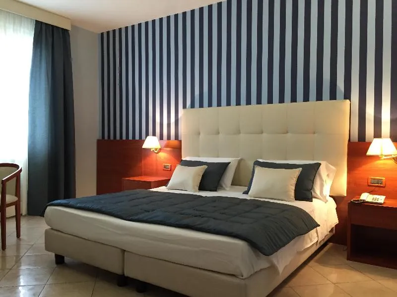 Room, Leonessa Hotel, Naples