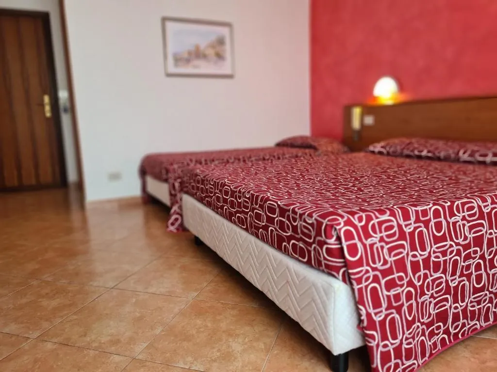 TRIPLE COMFORT Room, Hotel Alexander, Catania