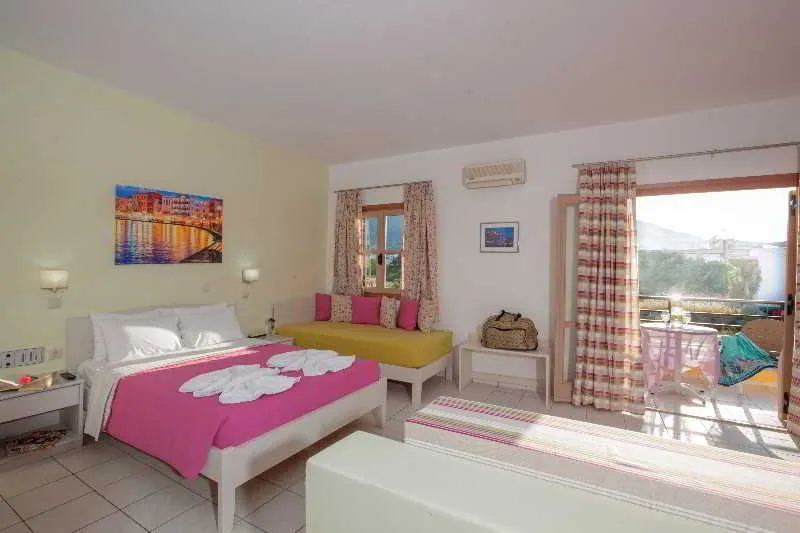 STUDIO CAPACITY 4 Room, Latania Studios & Apartments, Crete