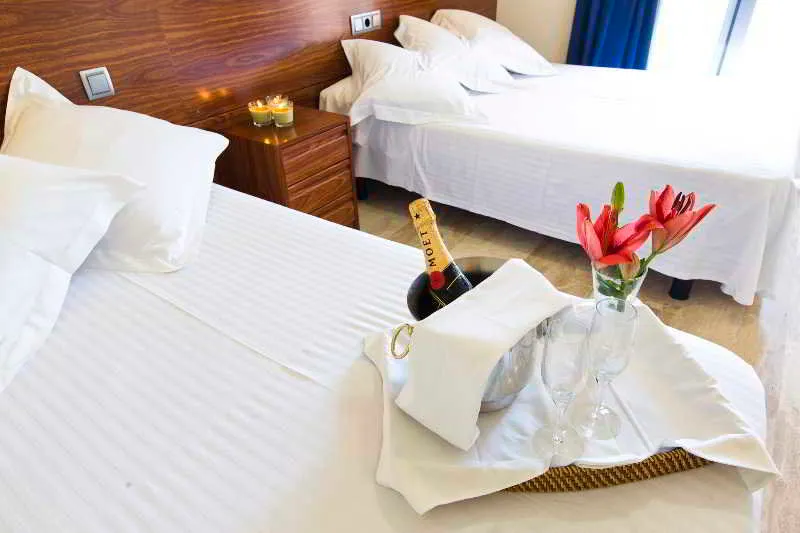 Room, Turissa, Costa Brava