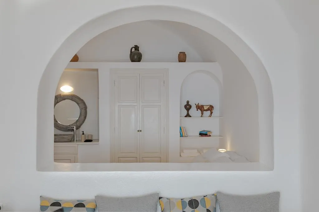 STUDIO DELUXE Room, Afroessa Hotel, Santorini