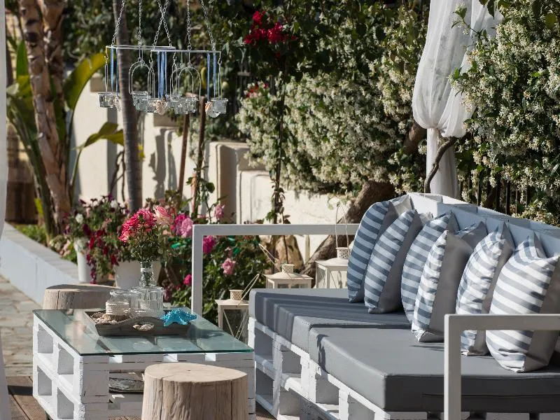 Bar, Kristalli, Crete