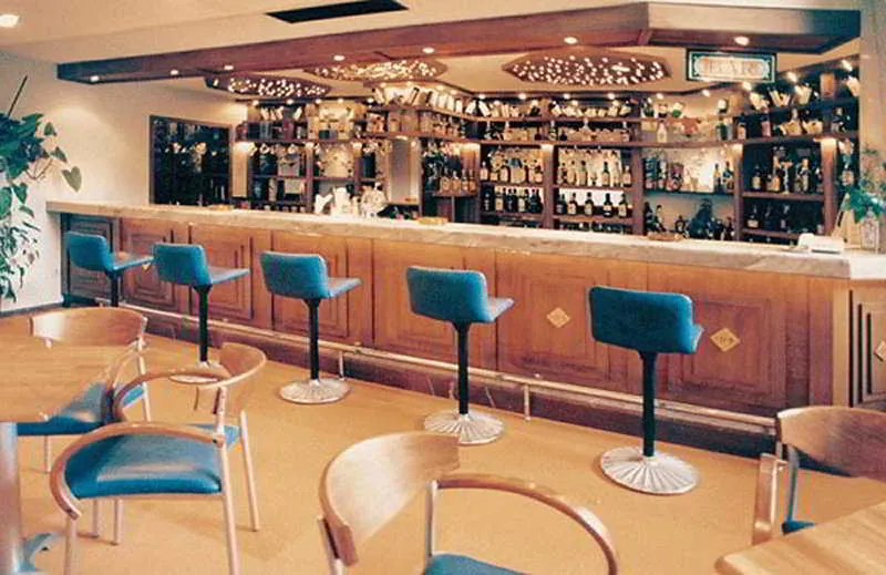 Bar, Mistral, Athens