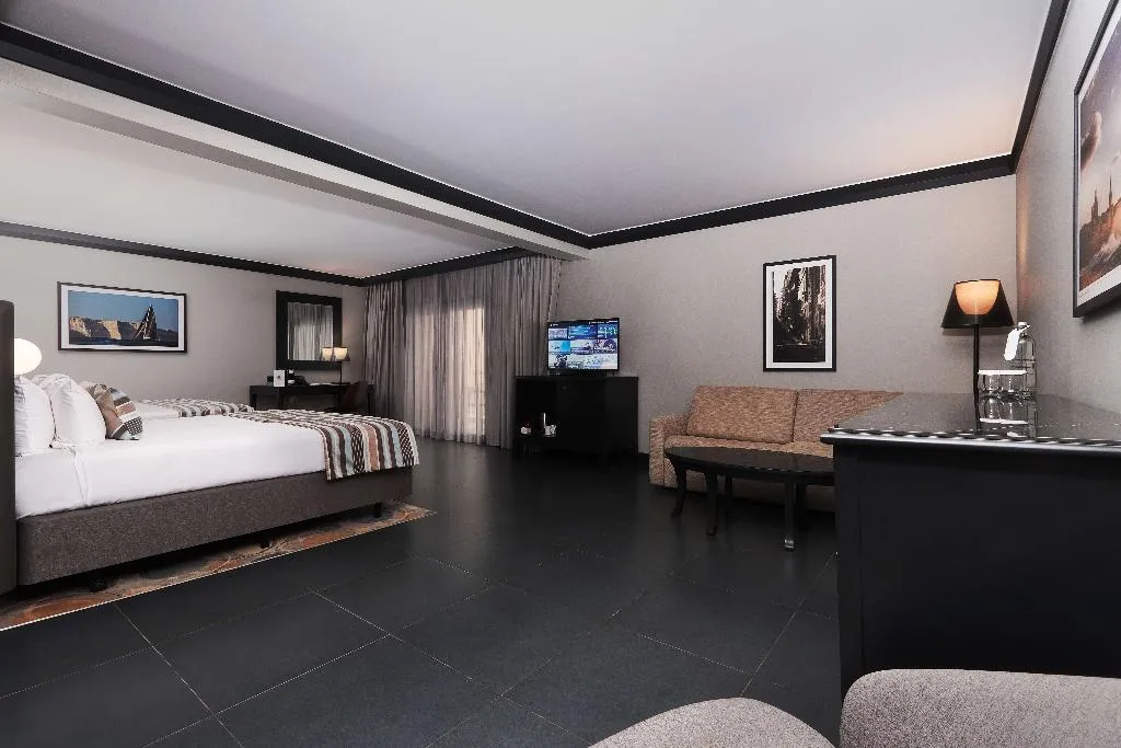 QUADRUPLE PREMIUM Room, InterContinental Malta, Malta