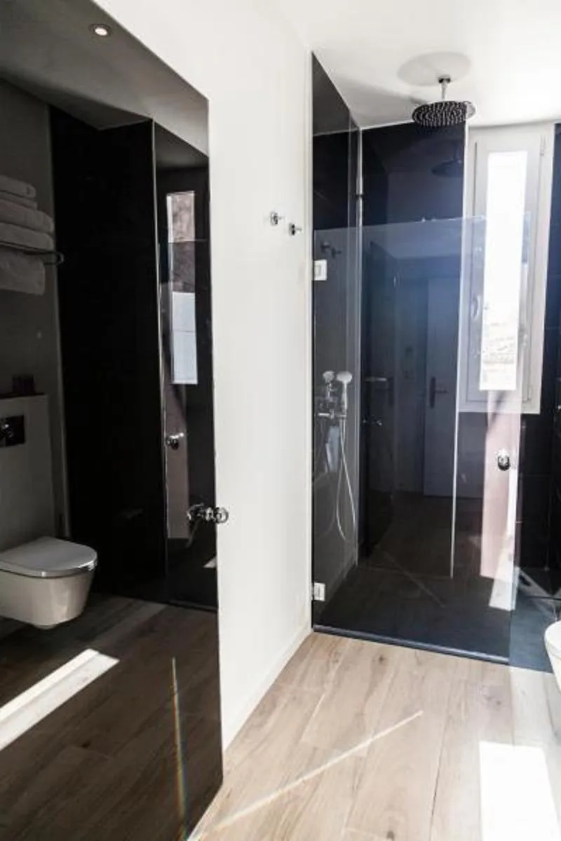 Room, El Siglo, Valencia
