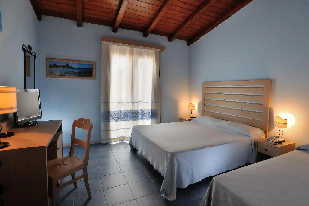 DOUBLE SINGLE USE CLASSIC Room, Cala della Torre, Olbia