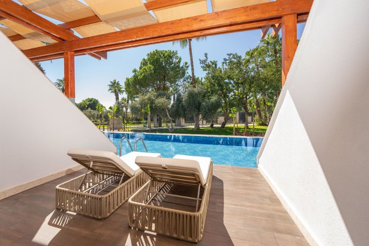 Sural Saray, Antalya