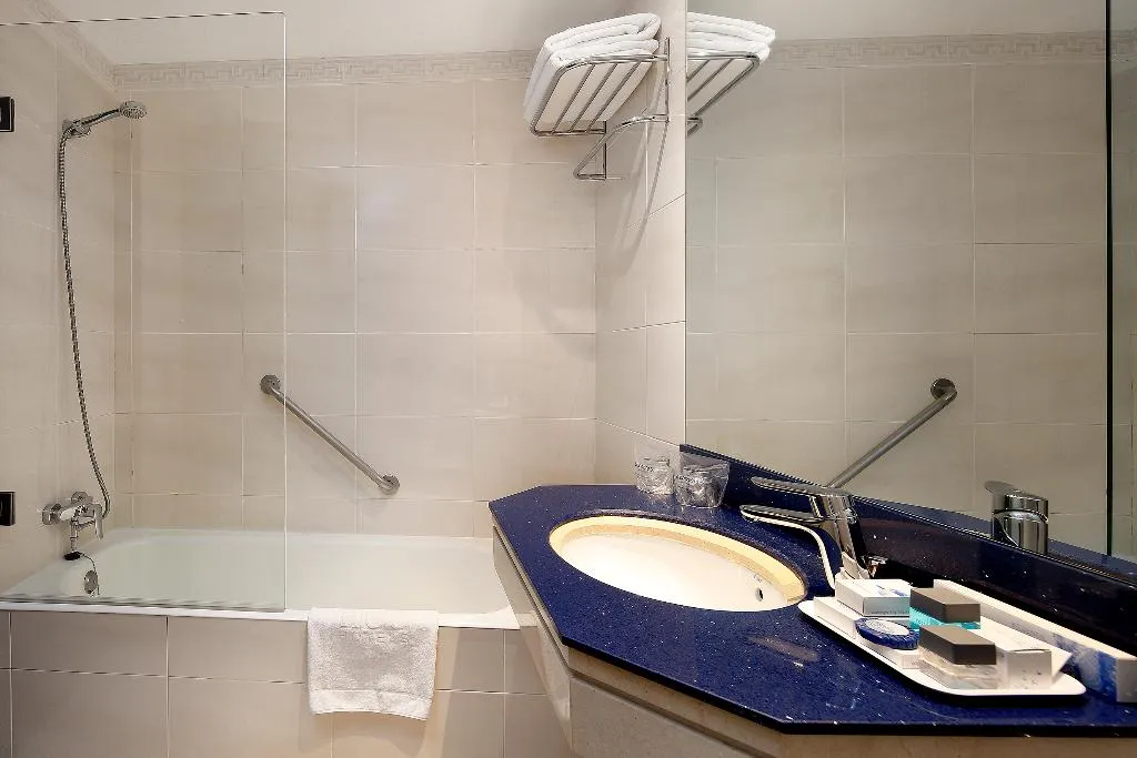 DOUBLE SINGLE USE STANDARD Room, Hcc Regente, Barcelona