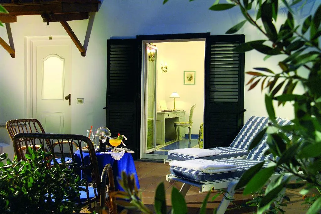 Double or Twin SUPERIOR PARK VIEW Room, Punta Molino Beach Resort & SPA, Naples