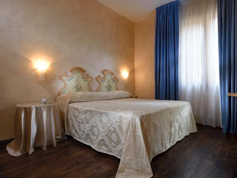 TWIN STANDARD Room, Amadeus, Venice