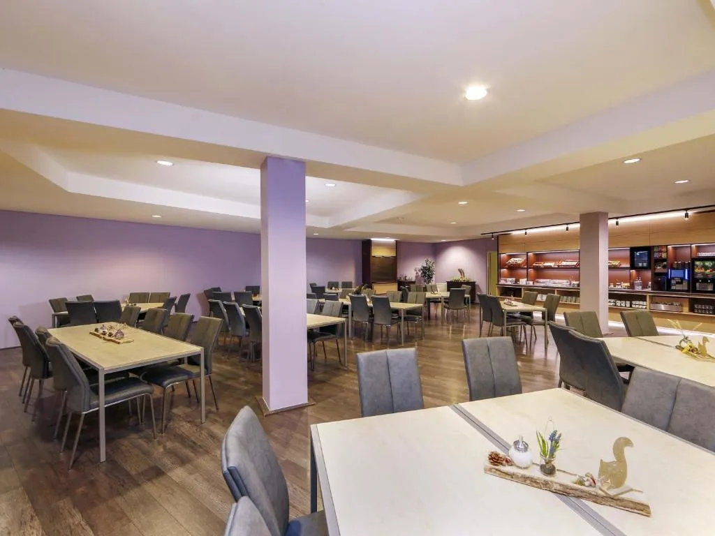 Restaurant, B&B HOTEL Berlin City-Ost, Berlin