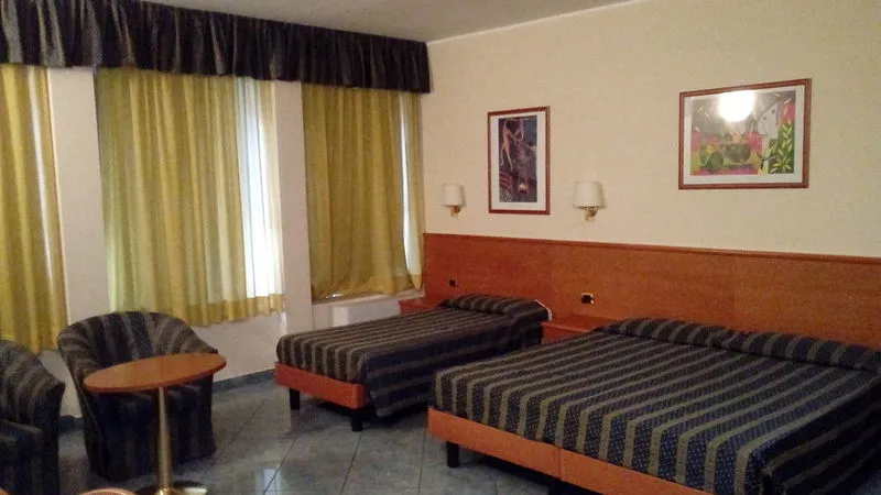 Room, Kebhotel, Milan