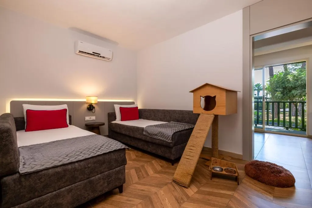 Room, Crystal Flora Pearl Collection, Antalya