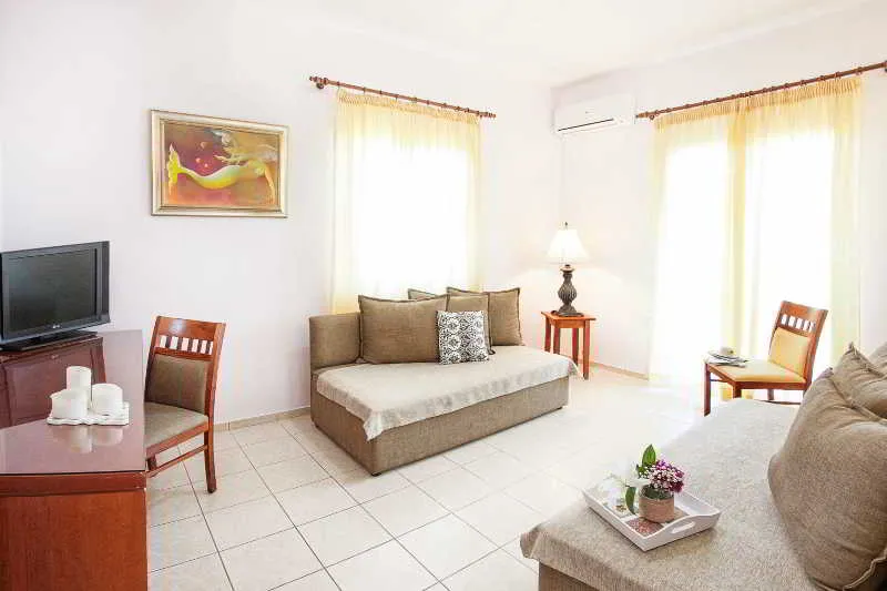 Room, Tomato, Skiathos