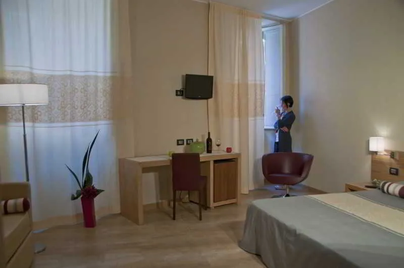 Room, Italia, Cagliari