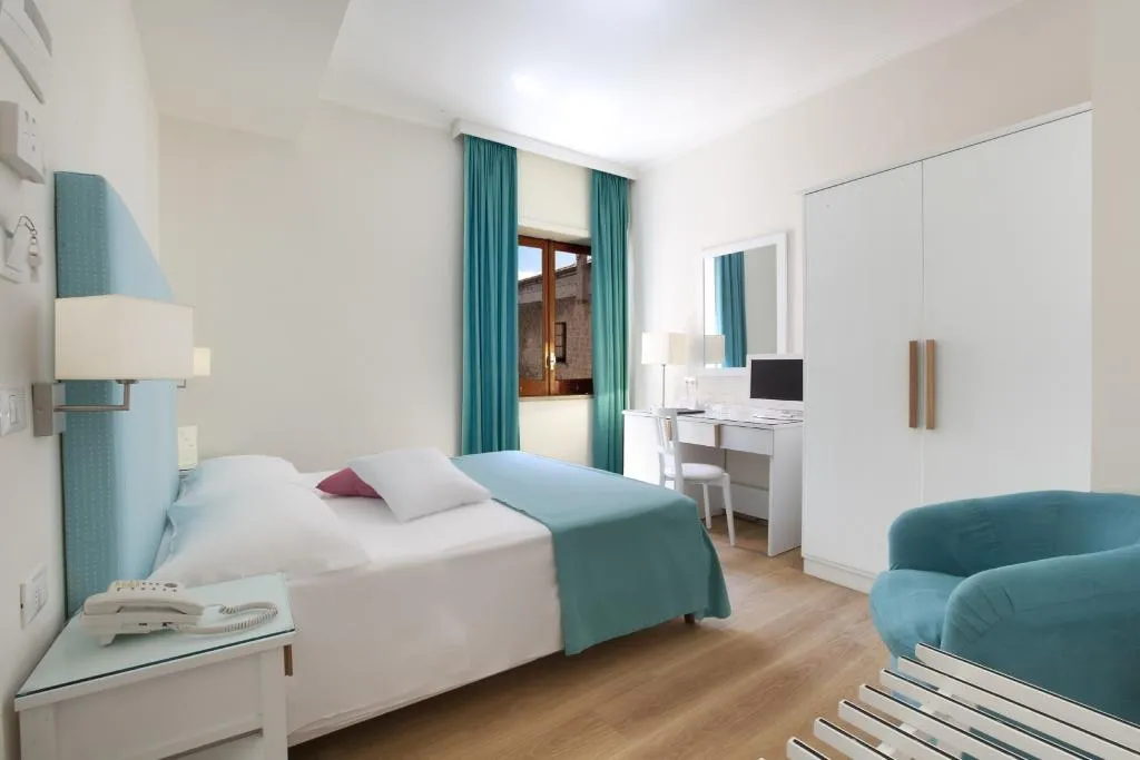 DOUBLE STANDARD Room, Hotel Regina Sorrento, Naples