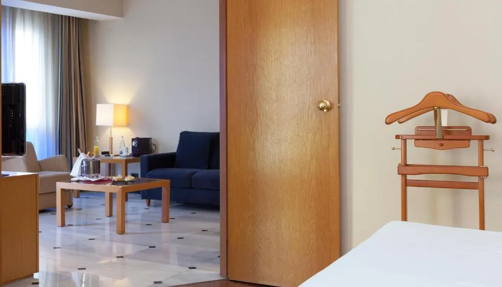 JUNIOR SUITE STANDARD Room, URH Ciutat de Mataró, Barcelona