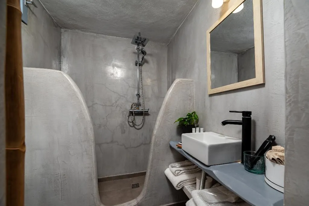 DOUBLE STANDARD Room, 1812 Caves 'n Mansion, Santorini