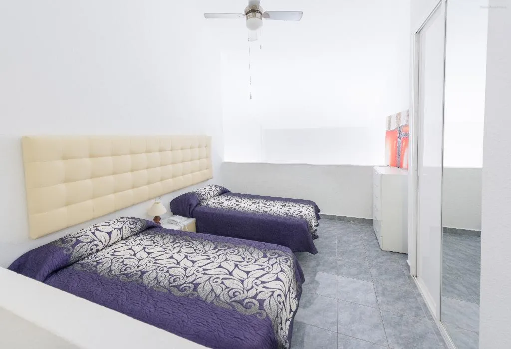 APARTMENT CAPACITY 4 ONE BEDROOM Room, Castle Harbour, Tenerife