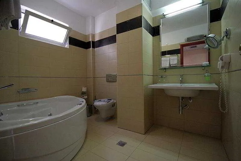 Room, Liberty CRE, Crete