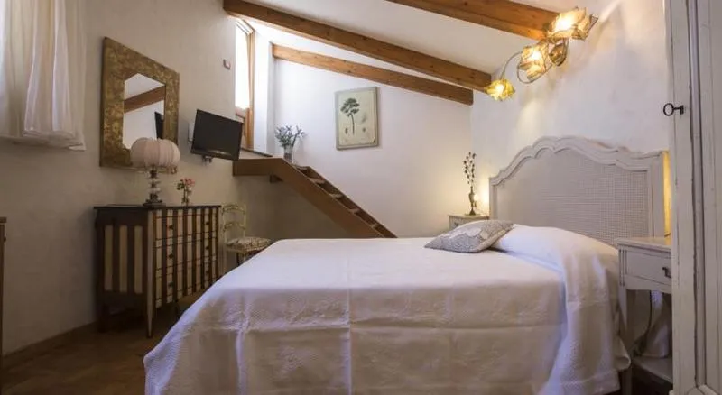 Double or Twin DELUXE Room, Lubra Casa Relax, Naples