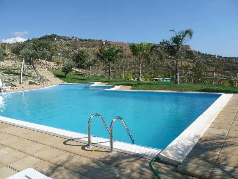 Pool, La Luna Nel Pozzo, Catania