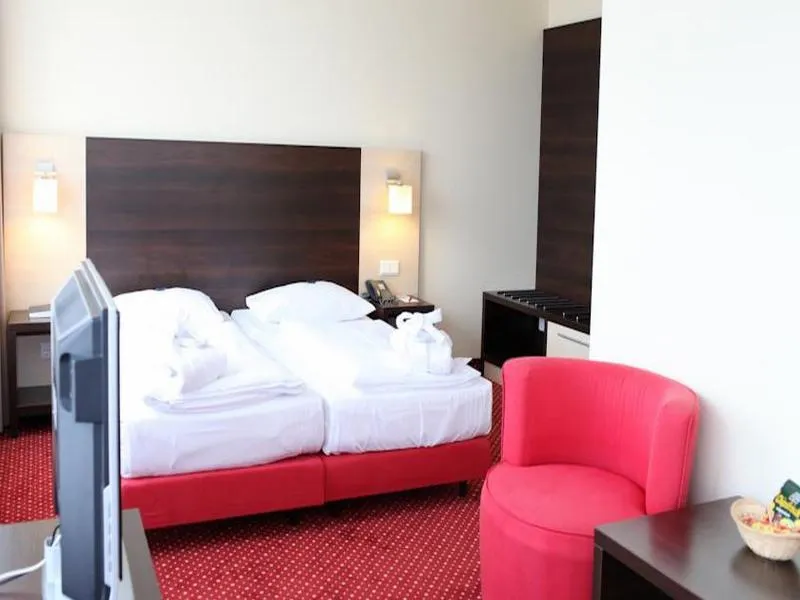 Room, Premier Inn Berlin City Süd, Berlin