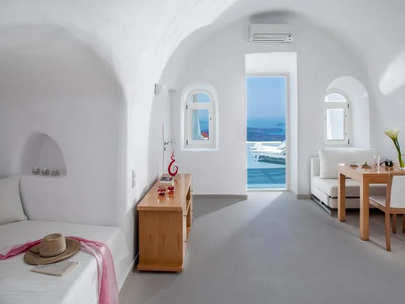 SUITE WITH JACUZZI Room, Aliko Luxury Suites, Santorini