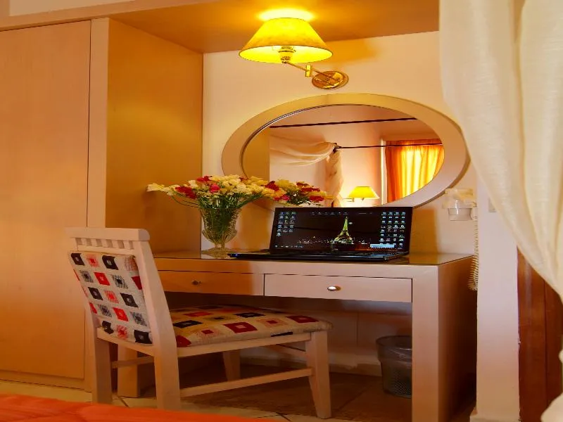 Double or Twin STANDARD Room, Acropole Delphi hotel, Athens