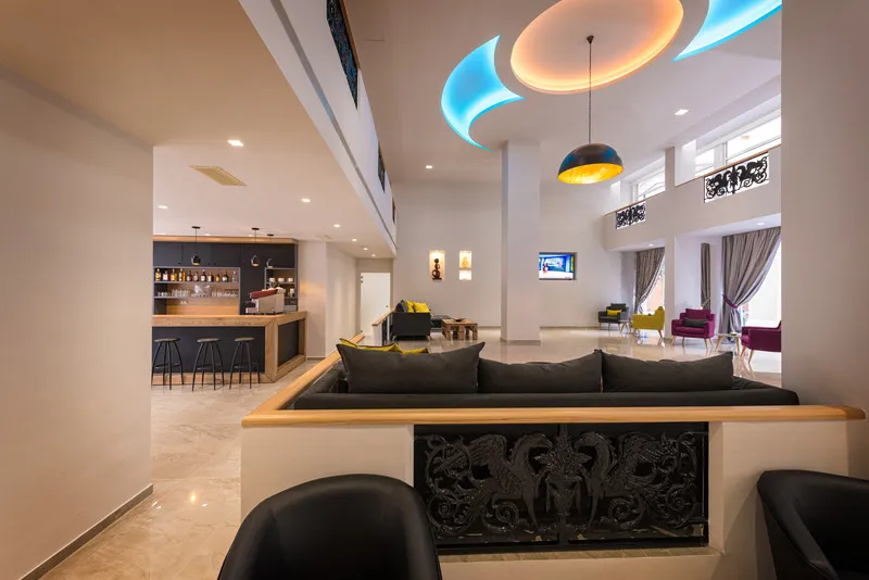 Lobby, Irini, Crete