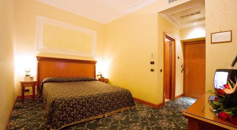 DOUBLE SUPERIOR Room, Dei Consoli Roma, Rome