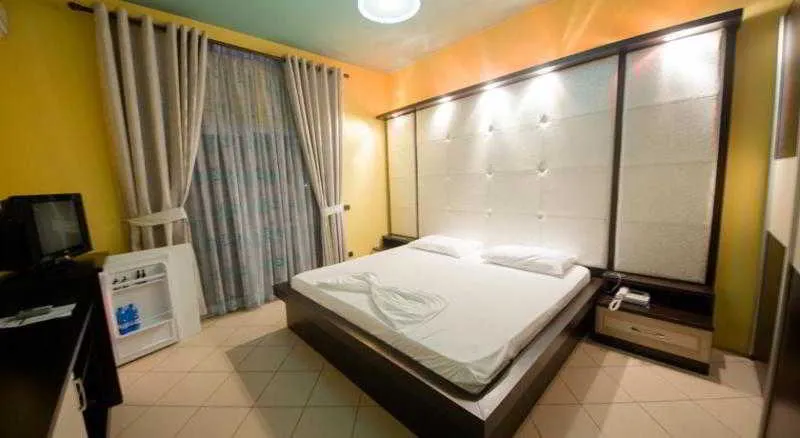Room, Vivas Hotel, Durres