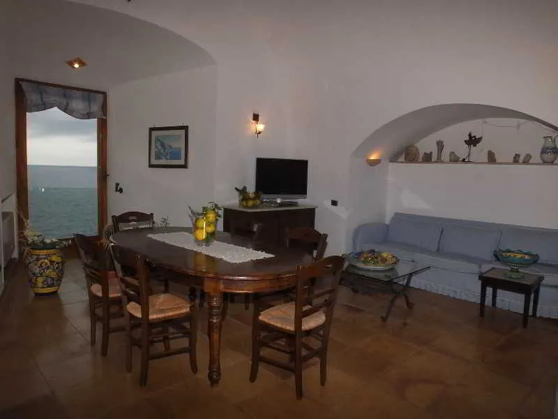 Lobby, Torre Di Cesare, Naples