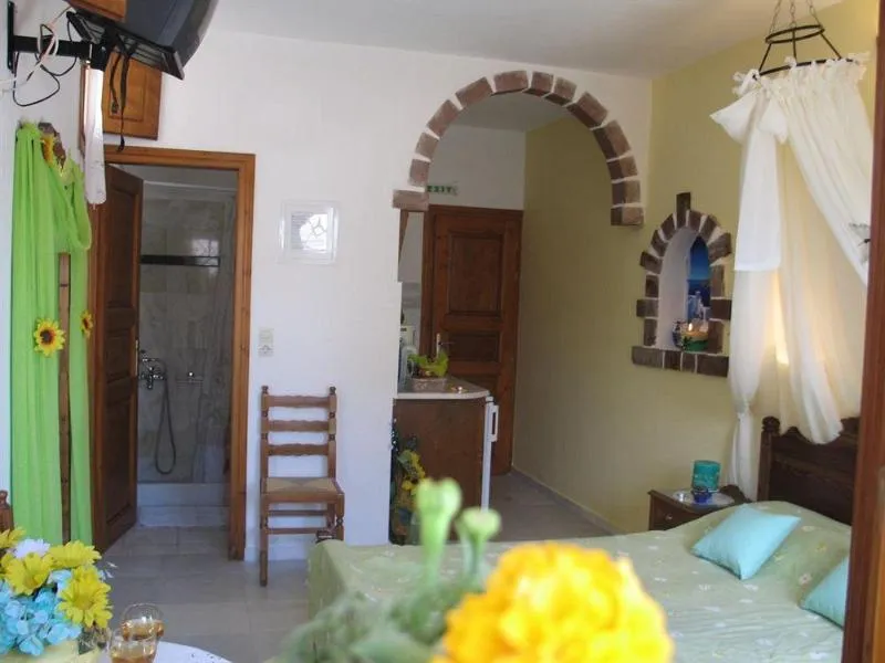 General view, Merovigliosso Studios and Apts., Santorini