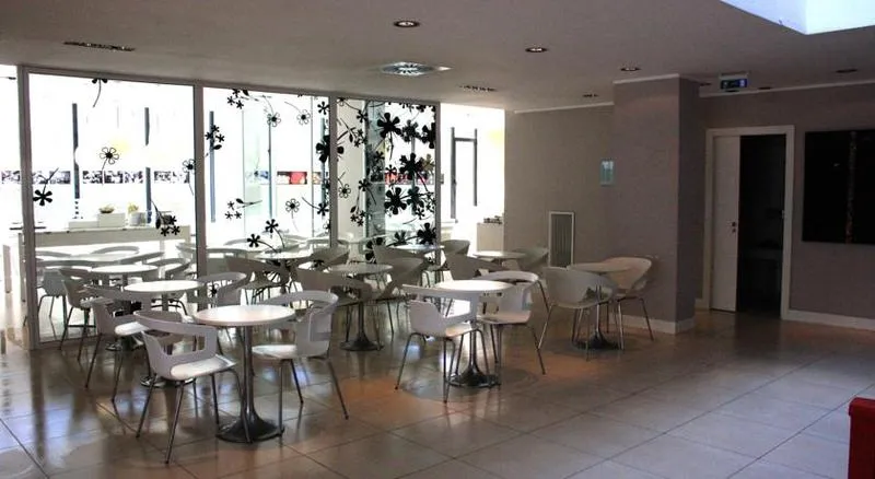 Restaurant, iH Hotels Milano Watt 13, Milan