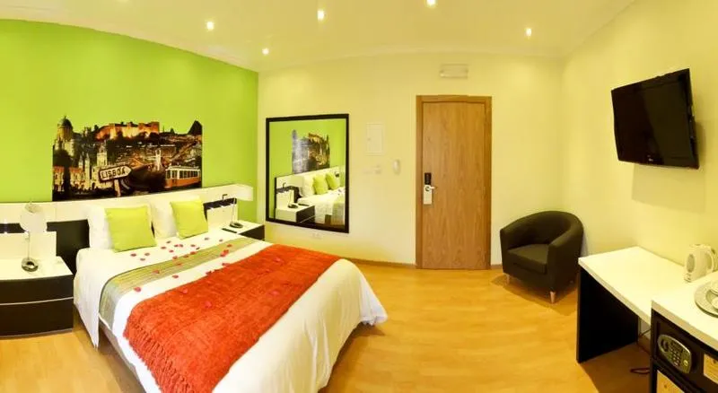 Room, Vila Nova Guesthouse, Lisbon