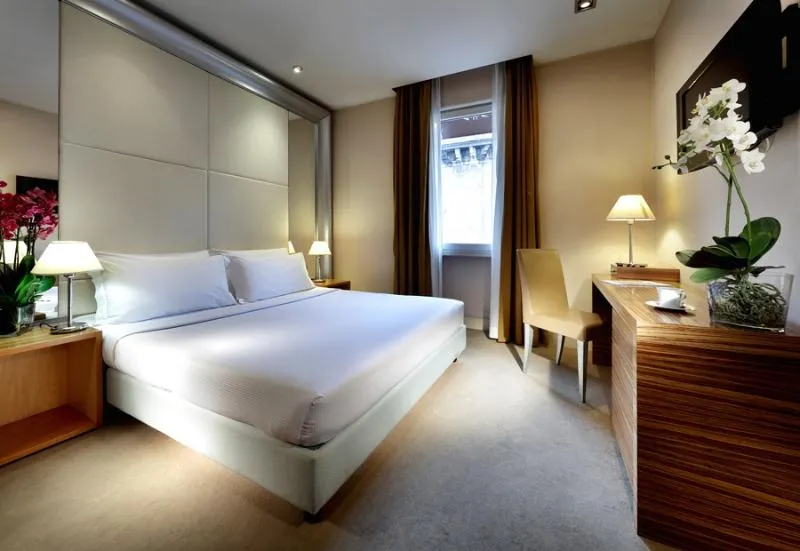 Room, Mercure Roma Centro St. John, Naples