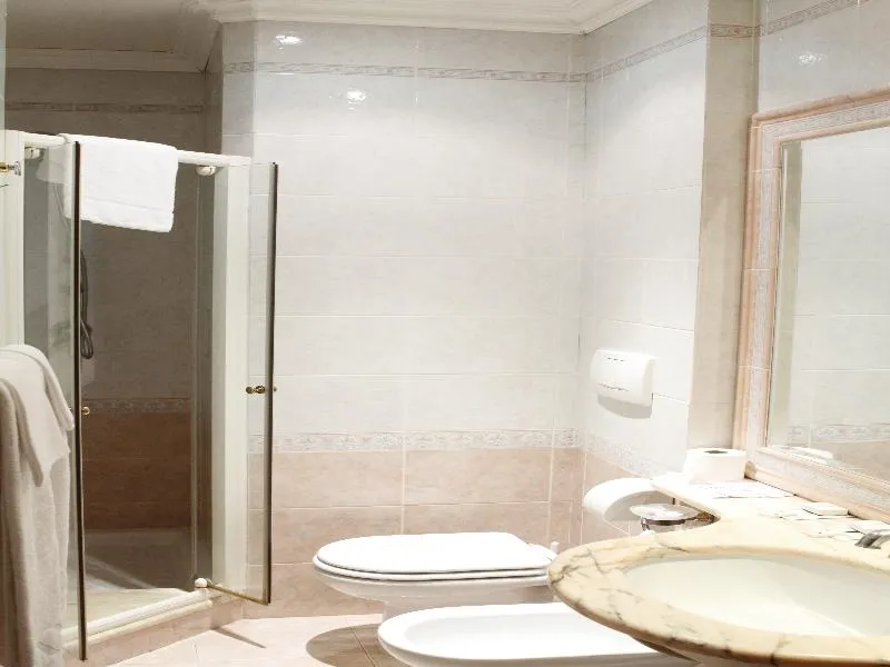 Room, LH Grand Hotel Hermitage, Rome
