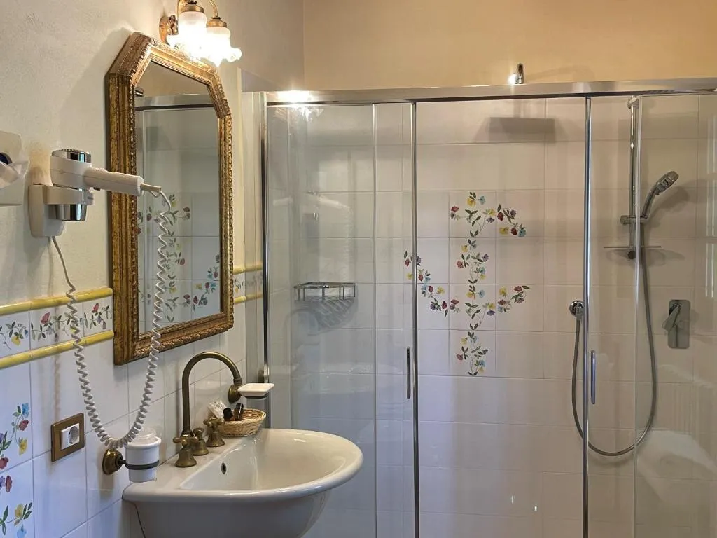 DOUBLE DELUXE GARDEN VIEW Room, Villa Rigacci, Florence