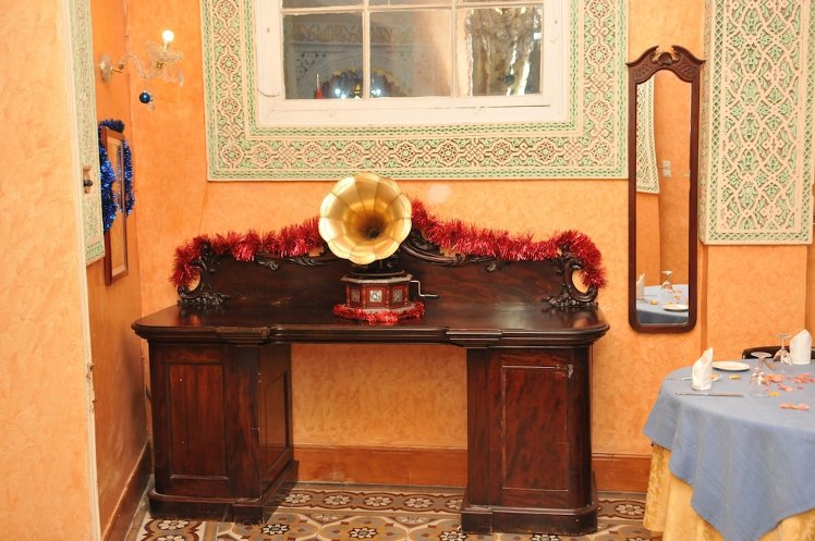 Continental, Tangier