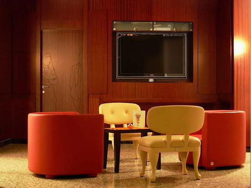 Lobby, Genova, Rome