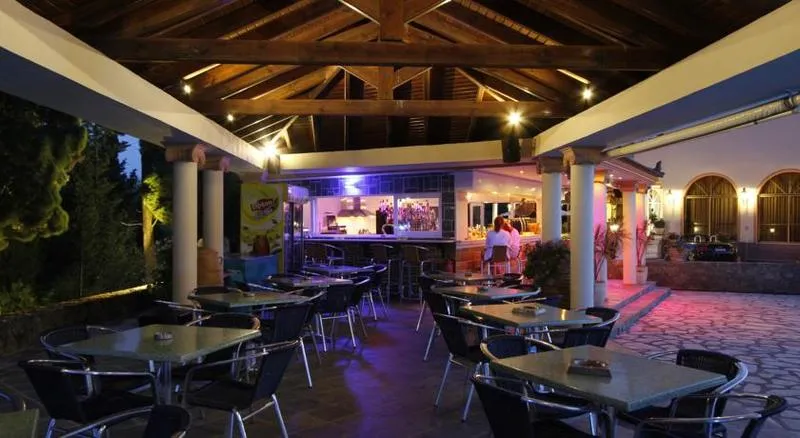 Bar, Jason, Corfu