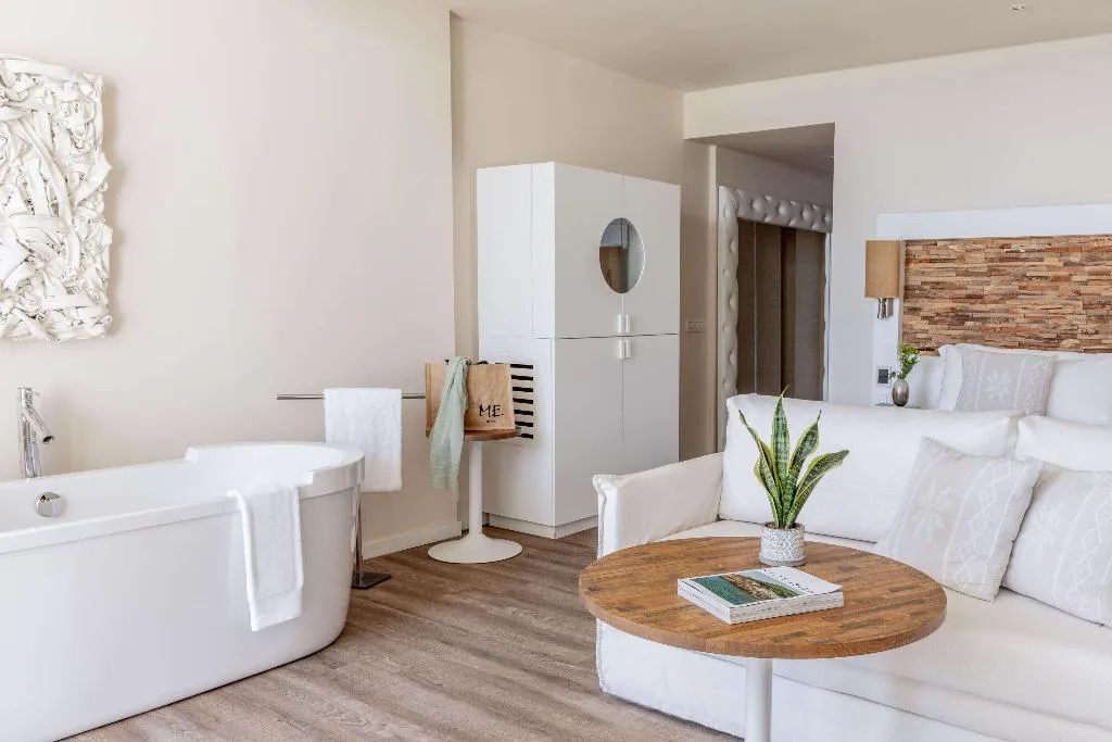 SUITE WITH PRIVATE POOL Room, ME Ibiza, Ibiza