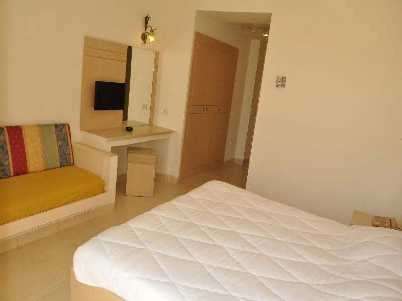 Room, Omar Khayam Resort & Aquapark, Tunisia