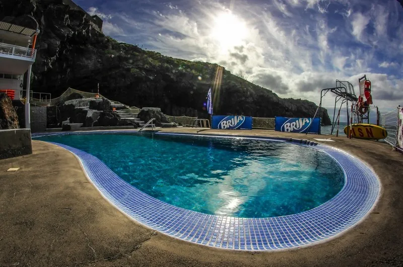 Pool, Sentido Galosol, Madeira