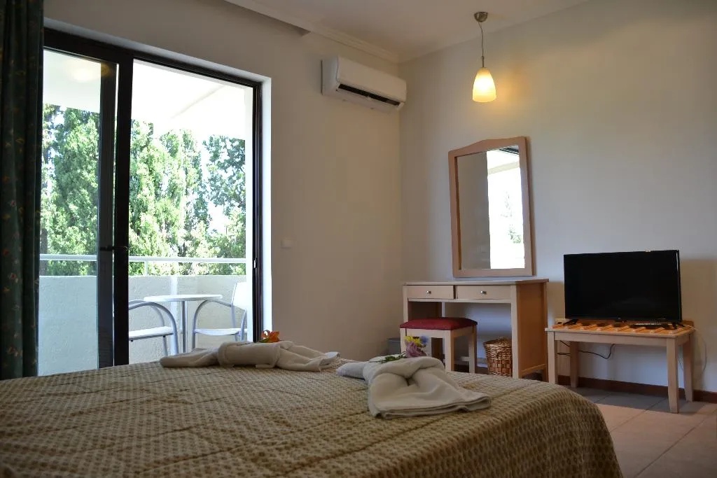 Double or Twin BUNK BED Room, Dassia Holiday Club, Corfu