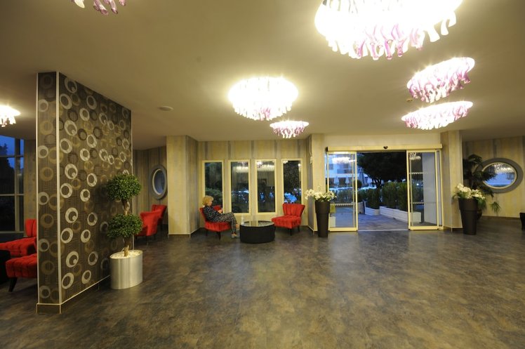 Caprice Beach Hotel instead of Luna Beach Deluxe Hotel, Dalaman