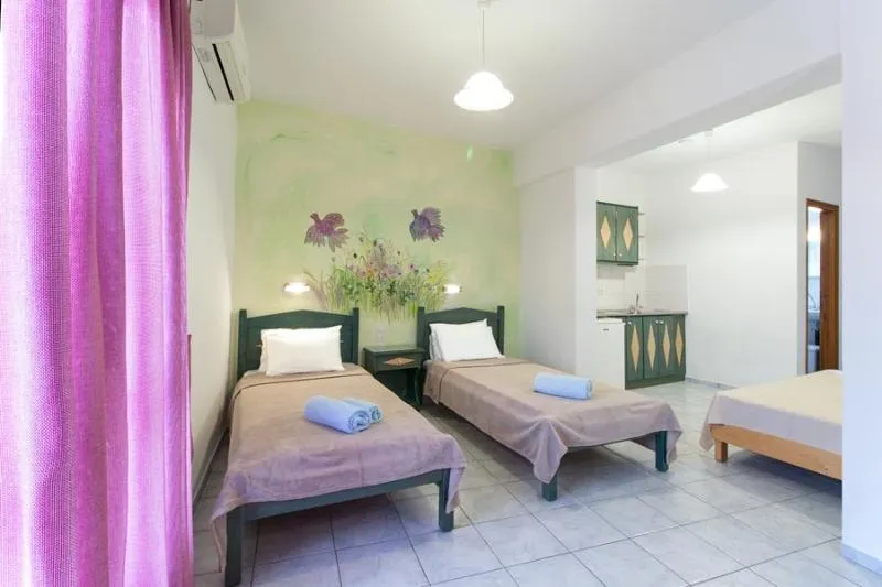STUDIO CAPACITY 3 Room, Stefanis House, Skiathos