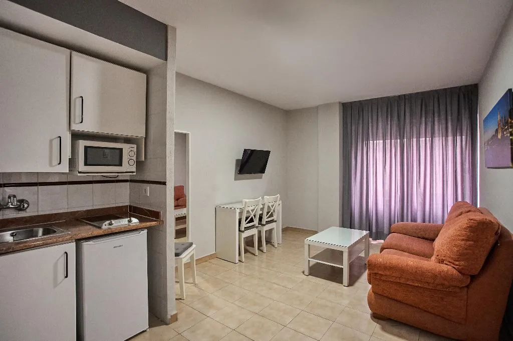 Room, Resitur, Seville
